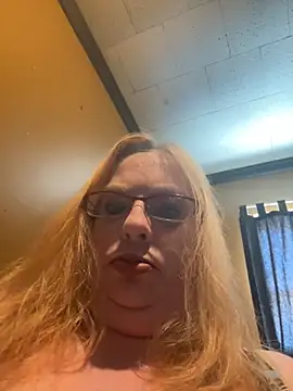 Snapshot of CherishWilliams chatting on April 19, 2026, 1:56 pm CherishWilliams online show from April 19, 2026, 1:56 pm