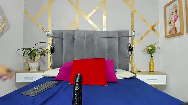 Caroliine Torres online show from February 24, 2026, 11:44 am