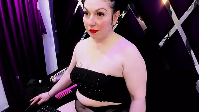 Snapshot of Luciana_Ass chatting on July 18, 2026, 9:45 pm Luciana Ass online show from July 18, 2026, 9:45 pm
