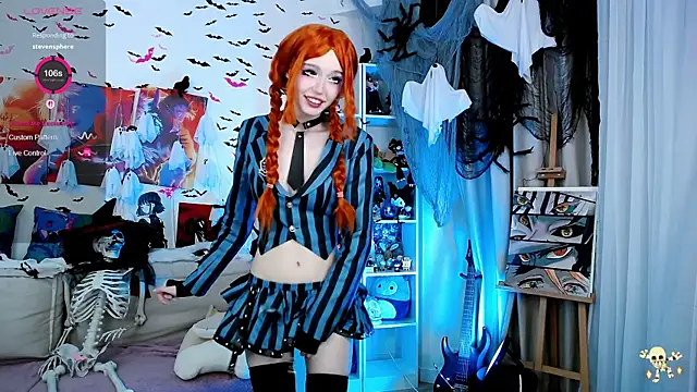 Snapshot of _Sparkland_ chatting on November 4, 2025, 8:12 pm Sparkland online show from November 4, 2025, 8:12 pm