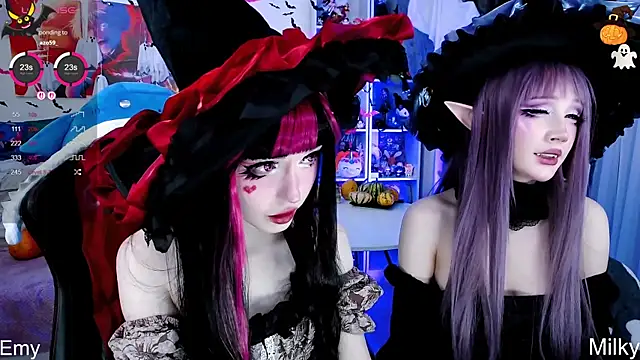 Snapshot of _Sparkland_ chatting on October 31, 2025, 8:27 pm Sparkland online show from October 31, 2025, 8:27 pm