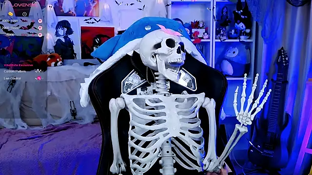 Snapshot of _Sparkland_ chatting on October 22, 2025, 10:19 pm Sparkland online show from October 22, 2025, 10:19 pm