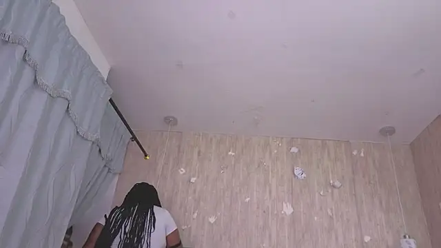 Alexa roussee online show from November 21, 2025, 12:48 pm