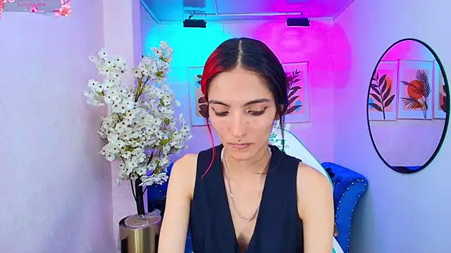 Snapshot of Dafne_huges chatting on November 22, 2025, 7:35 pm Dafne huges online show from November 22, 2025, 7:35 pm