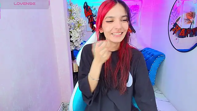 Snapshot of Dafne_huges chatting on November 2, 2025, 12:43 pm Dafne huges online show from November 2, 2025, 12:43 pm