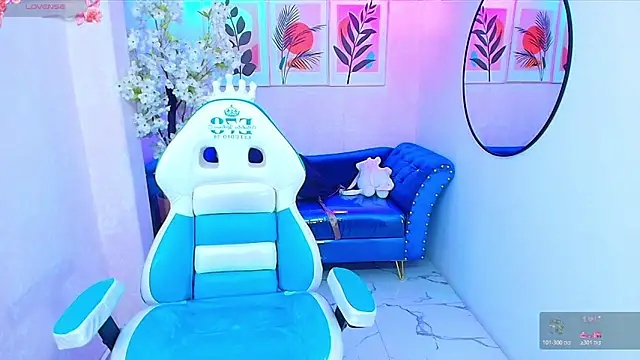 Snapshot of Dafne_huges chatting on December 3, 2025, 7:13 pm Dafne huges online show from December 3, 2025, 7:13 pm