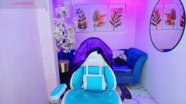 Snapshot of Dafne_huges chatting on October 15, 2025, 7:44 pm Dafne huges online show from October 15, 2025, 7:44 pm