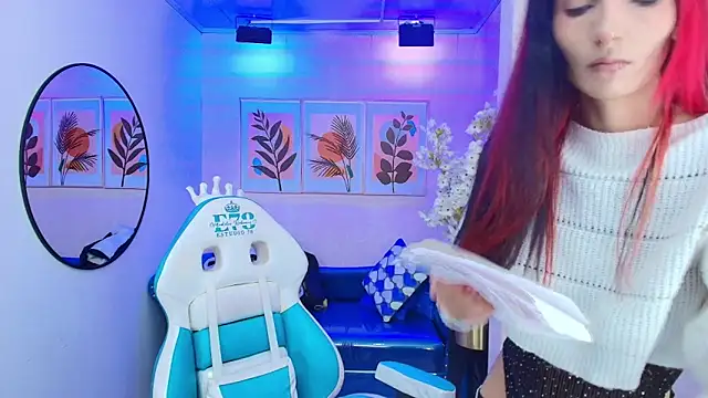 Snapshot of Dafne_huges chatting on October 8, 2025, 7:25 pm Dafne huges online show from October 8, 2025, 7:25 pm