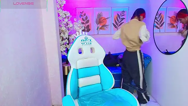 Snapshot of Dafne_huges chatting on October 23, 2025, 7:12 pm Dafne huges online show from October 23, 2025, 7:12 pm