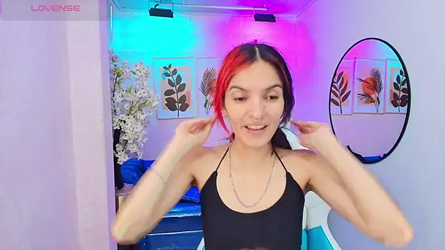 Snapshot of Dafne_huges chatting on November 10, 2025, 7:19 pm Dafne huges online show from November 10, 2025, 7:19 pm