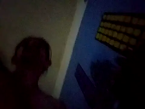 2LatinoUncutPARTY online show from September 11, 2025, 1:33 pm