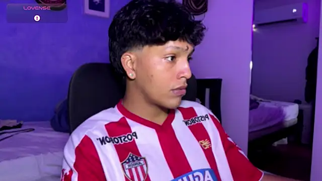 Snapshot of Xander_bonnet1 chatting on December 3, 2025, 4:39 pm Xander bonnet1 online show from December 3, 2025, 4:39 pm