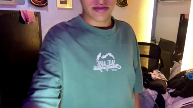 Snapshot of Xander_bonnet1 chatting on December 2, 2025, 9:38 pm Xander bonnet1 online show from December 2, 2025, 9:38 pm