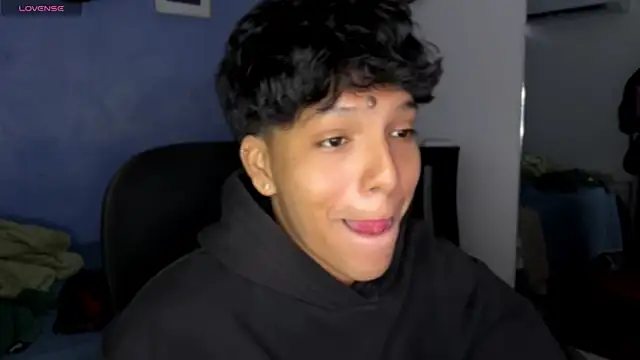 Snapshot of Xander_bonnet1 chatting on October 10, 2025, 3:13 pm Xander bonnet1 online show from October 10, 2025, 3:13 pm