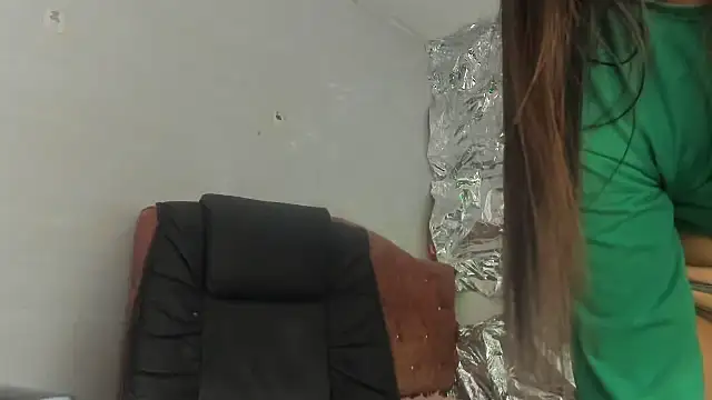 SarahStones online show from January 13, 2026, 4:38 am