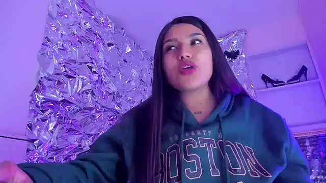 SarahStones online show from November 29, 2025, 7:19 am