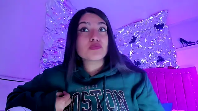 SarahStones online show from November 27, 2025, 10:54 pm