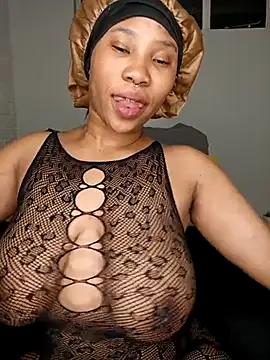 DrippinCaramelCutie online show from December 18, 2025, 12:16 am