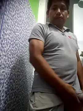 Snapshot of activo202 chatting on December 9, 2024, 7:06 am activo202 online show from December 9, 2024, 7:06 am