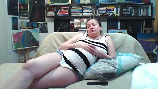 Snapshot of MariaAnaSunshine chatting on February 9, 2026, 9:02 pm MariaAnaSunshine online show from February 9, 2026, 9:02 pm