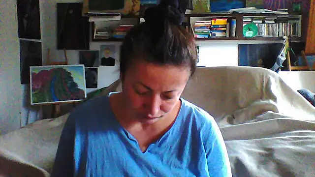 MariaAnaSunshine online show from October 24, 2025, 7:51 am