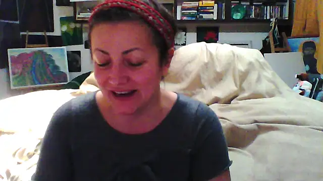 MariaAnaSunshine online show from October 8, 2025, 7:58 pm