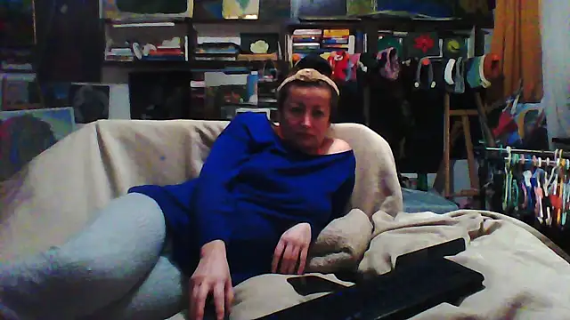 MariaAnaSunshine online show from December 13, 2025, 8:04 pm