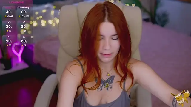 Snapshot of RedShinee chatting on November 26, 2025, 1:22 pm RedShinee online show from November 26, 2025, 1:22 pm