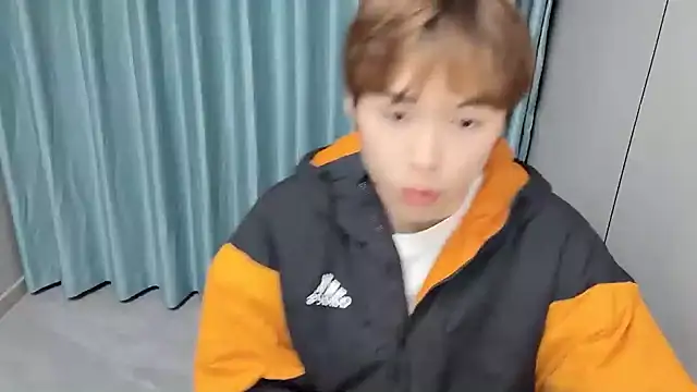 Snapshot of xiaottt1918 chatting on March 31, 2026, 11:56 am xiaottt1918 online show from March 31, 2026, 11:56 am