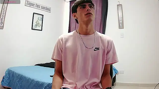 Snapshot of harrytomson_1 chatting on October 12, 2025, 7:26 pm harrytomson 1 online show from October 12, 2025, 7:26 pm