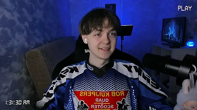 charonbaby1 online show from October 25, 2025, 10:32 pm