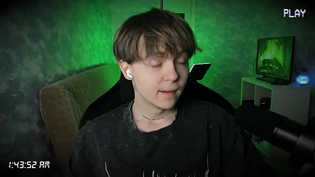 charonbaby1 online show from October 8, 2025, 10:43 pm