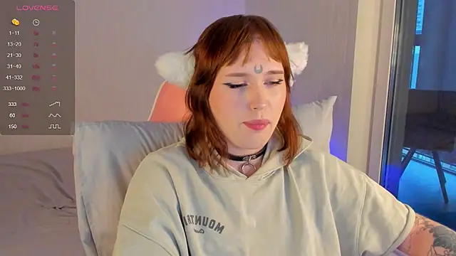 Snapshot of Spliti_moon chatting on October 18, 2025, 12:40 pm Spliti moon online show from October 18, 2025, 12:40 pm