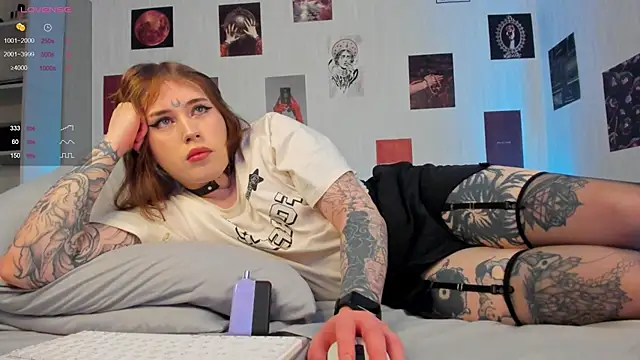 Snapshot of Spliti_moon chatting on November 30, 2025, 1:01 pm Spliti moon online show from November 30, 2025, 1:01 pm