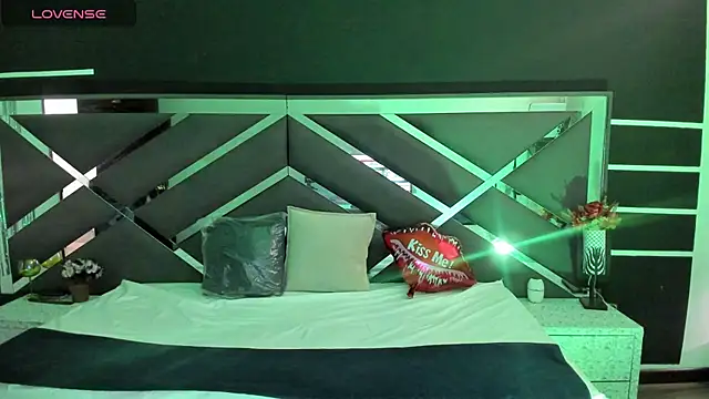 Snapshot of SexyNaf chatting on October 8, 2025, 7:25 pm SexyNaf online show from October 8, 2025, 7:25 pm