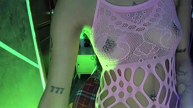 Snapshot of SexyNaf chatting on October 13, 2025, 8:10 pm SexyNaf online show from October 13, 2025, 8:10 pm