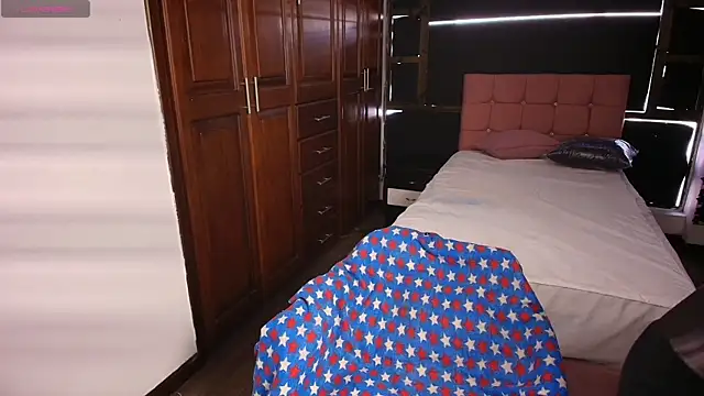 Snapshot of SexyNaf chatting on November 22, 2025, 7:57 pm SexyNaf online show from November 22, 2025, 7:57 pm