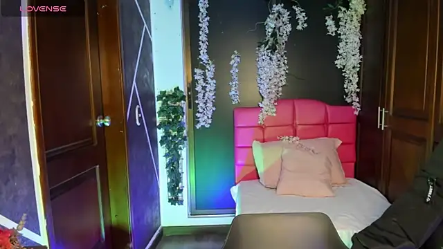 Snapshot of SexyNaf chatting on October 20, 2025, 7:14 pm SexyNaf online show from October 20, 2025, 7:14 pm