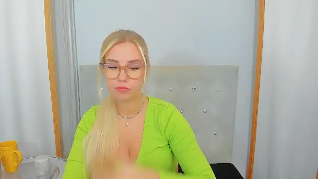 KristyHoney online show from February 28, 2025, 6:32 am