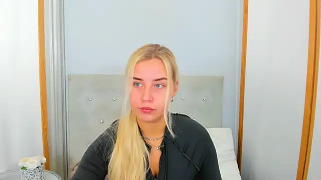 KristyHoney online show from February 15, 2025, 6:23 am