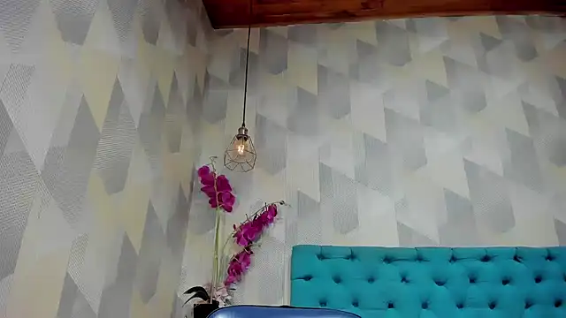 AnnieSoul online show from November 5, 2025, 6:11 pm