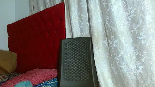 cristinamontiel online show from October 10, 2025, 2:18 pm