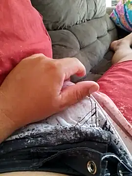 Snapshot of jhondivulga18 chatting on April 8, 2026, 10:17 am jhondivulga18 online show from April 8, 2026, 10:17 am