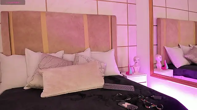 Snapshot of Kittenmeuw chatting on January 10, 2025, 4:12 am Kittenmeuw online show from January 10, 2025, 4:12 am