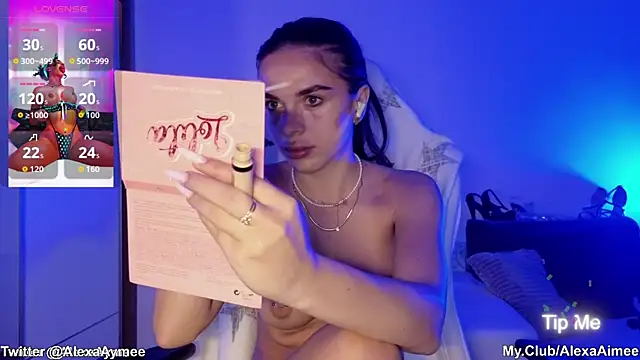 AlexaAimee online show from November 9, 2025, 9:46 am