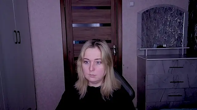Snapshot of Kristy-Max chatting on February 23, 2026, 1:55 pm Kristy-Max online show from February 23, 2026, 1:55 pm
