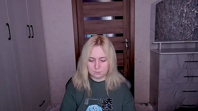 Snapshot of Kristy-Max chatting on March 19, 2026, 8:14 am Kristy-Max online show from March 19, 2026, 8:14 am