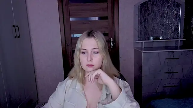 Snapshot of Kristy-Max chatting on February 21, 2026, 9:50 pm Kristy-Max online show from February 21, 2026, 9:50 pm