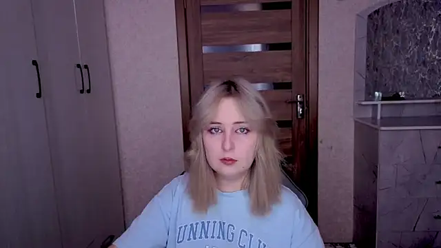 Snapshot of Kristy-Max chatting on February 10, 2026, 4:55 am Kristy-Max online show from February 10, 2026, 4:55 am