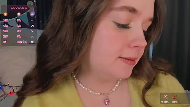 Snapshot of SunnyRisha chatting on March 17, 2025, 5:56 am SunnyRisha online show from March 17, 2025, 5:56 am